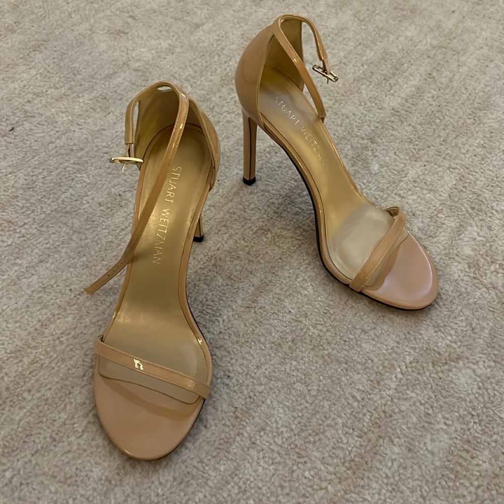 Stuart Weitzman Nude Patent Leather Heels size 7 1/2